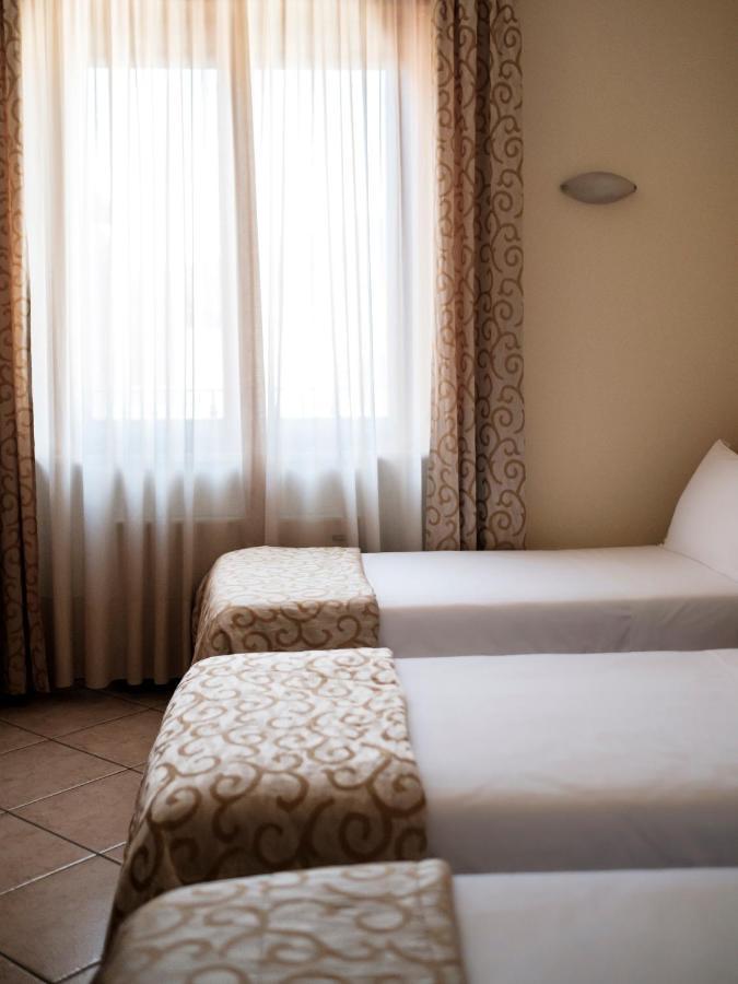 Hotel Lory Форлі Екстер'єр фото