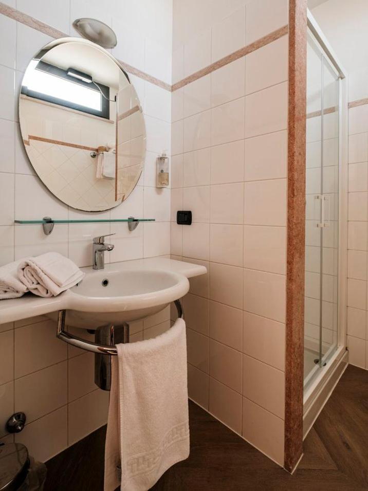 Hotel Lory Форлі Екстер'єр фото